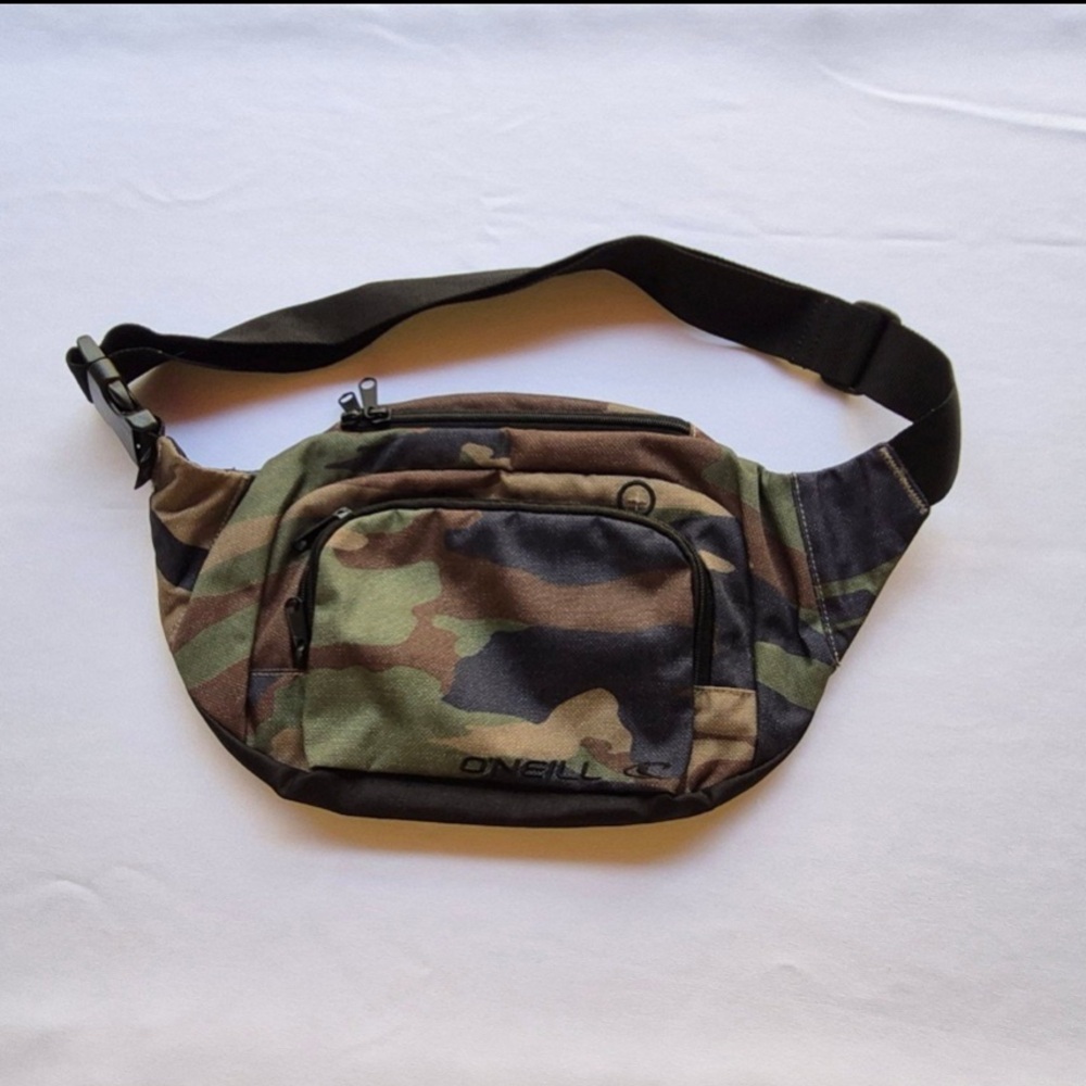 O'Neill  New Waistpack color CAMO size ONE.